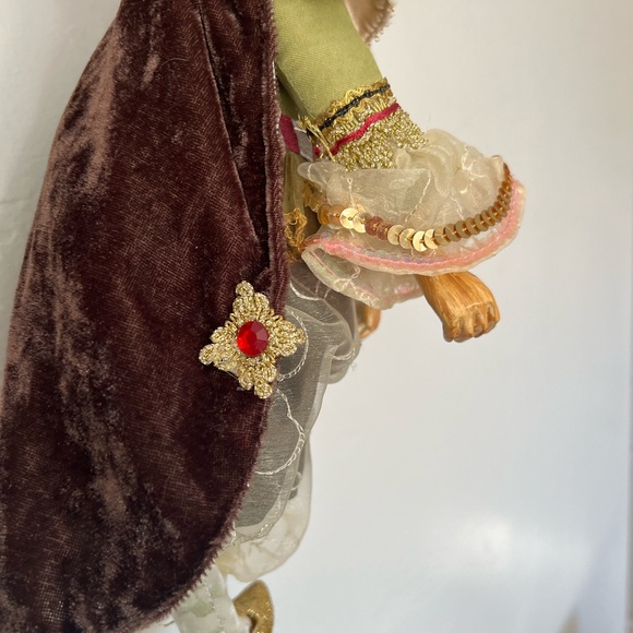 Katherine’s Collection/Wayne Kleski Royal Mouse Crown/Cape- 14” vintage doll - Picture 6 of 12